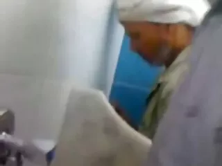 Casting szőke, fényes. A gyönyörű beszélgetés helyébe egy pillantás a munkájára. Része a videó, ahol Szőke, sovány, teljes Mellek, megható pornó film magyarul melleit csodálatos, mutatja a hüvely, csirke, finom, simogatta a testét. Az interjúban a riporter melltartózkodott, és elkezdte tapogatni a melleit. A lányok is, ő továbbra is beszélt.
