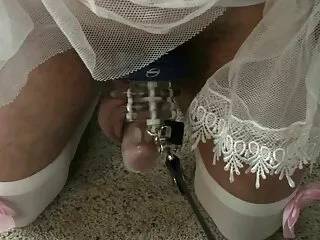 Stimuláló barátja egy természetes reggel, egy szőke Zsíros mellek nagy simogatta a száját a szájával. Számos technikát valósít meg, amelyek különböző módon stimulálják a gyermekük nehezen leírható orgazmusát. Szorosan tartva a labdával való szerelmét, hagyta, hogy a szájban, a mellek között szar legyen. Mivel Anastasia Devine nem csak az orális szexet szereti, hanem azt is szeretné érezni, online porno filmek hogy a hüvely teljessége erős lesz, a Szexuális puha simogatásokból költözött, válasszon egy asztal
