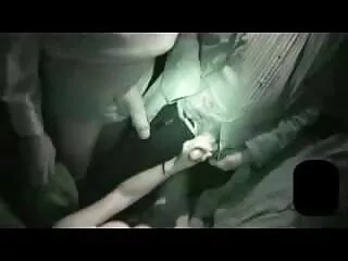 Egy fiatal szexfilme lány barna haja első látásra beleszeret mostohaapjába. Annak érdekében, hogy ne engedjen be egy jóképű férfi anyjának, mindent megtesz, hogy az embert az ágyhoz húzza. Amikor fürödni, Rebel Lynn ugrál lapos elcsábítani mostohaapja magad. Elkezd maszturbálni a játékokkal való nyafogással, amikor az anyja nincs otthon, a darab feje pedig a hanghoz futott. Nem tudtam ellenállni az érzelmeknek, a férfi úgy döntött, hogy megtanítja neki a leckét, hogy ágyba fektesse, majd durván megütötte a 