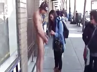 Egy japán nő felállt, hogy megpróbálja, hogy egy kellemes érzés virtuositas kézmozdulatok egy csikló neki. Nem zavarta, hogy magyarul beszelo porno film leveszi a választott nadrágot, így a legtöbb, ami történik, biztonságosan el van rejtve a közösséggel. Megtekintése szex a srác a vízszintes könnyebb lesz, Anna Kuramoto ül a padlón, ellenőrzése alatt könnyedség értékes ő maga, simogató vibrátor tojás. Ezen kívül nem felejtette el, hogy megcsókolja a kollégák szép, hogy Kooney.