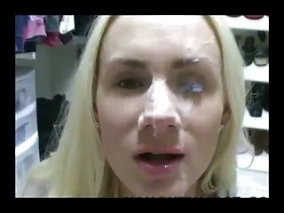 Fiatal orvos, hogy a beteg levetkőzni, miközben elkezdte követni őt a repedés az pénzért szex indavideo ajtó. Egy nővér vicces van, hogy segítsen neki kezelni a nyakpánt. Hirtelen Tory Lane és Ricky six elkapták, doktor, berángatták az irodába, és kefélni kezdtek.